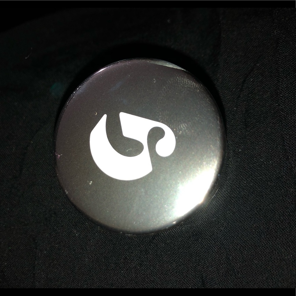 Glossier medium stretch concealer